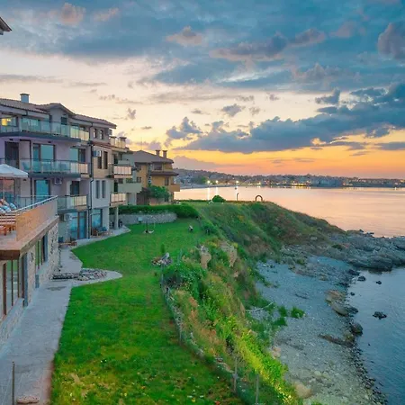 Dolphin Bay Boutique Complex Hotel