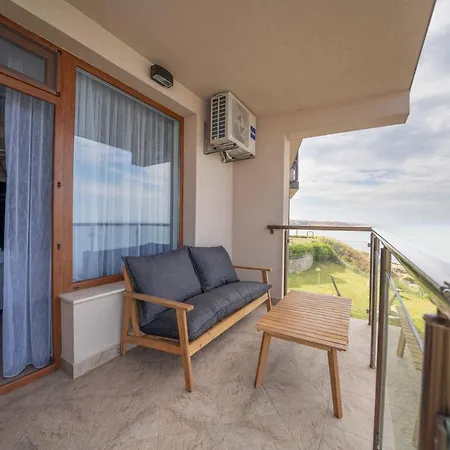 Dolphin Bay Boutique Complex Hotel *