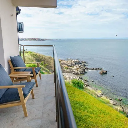 Dolphin Bay Boutique Complex Hotel *