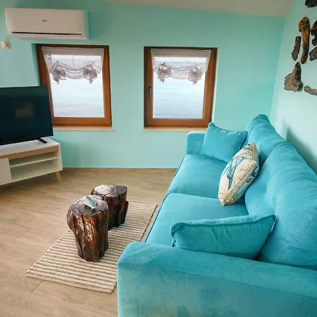Dolphin Bay Boutique Complex