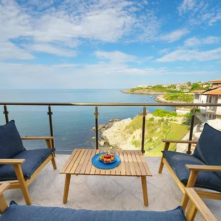Dolphin Bay Boutique Complex Hotel *
