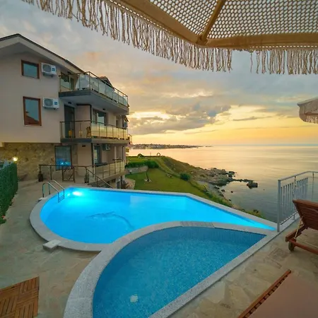 Хотел Dolphin Bay Boutique Complex