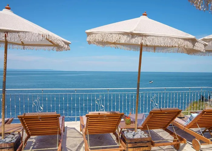 Dolphin Bay Boutique Complex *