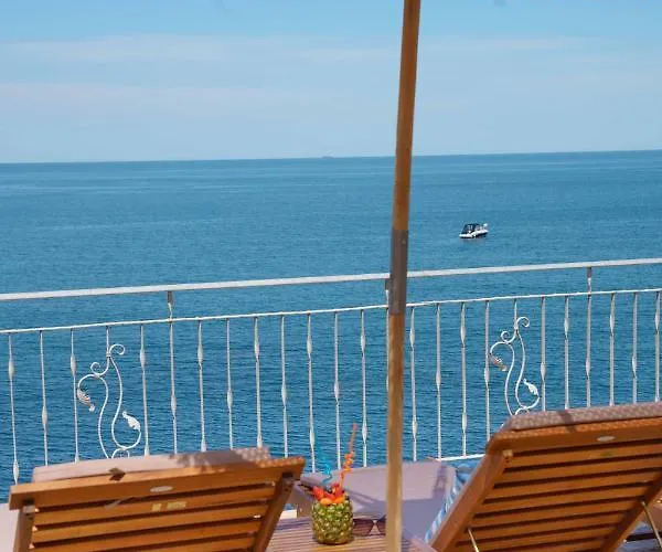 Dolphin Bay Boutique Complex * Sozopol