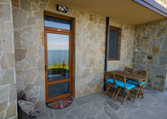 Dolphin Bay Boutique Complex Hotel *