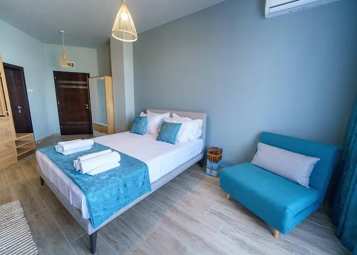 Dolphin Bay Boutique Complex *