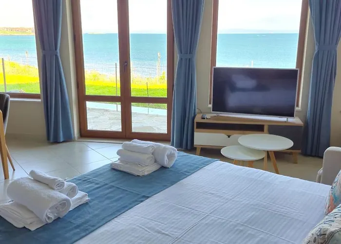 Dolphin Bay Boutique Complex